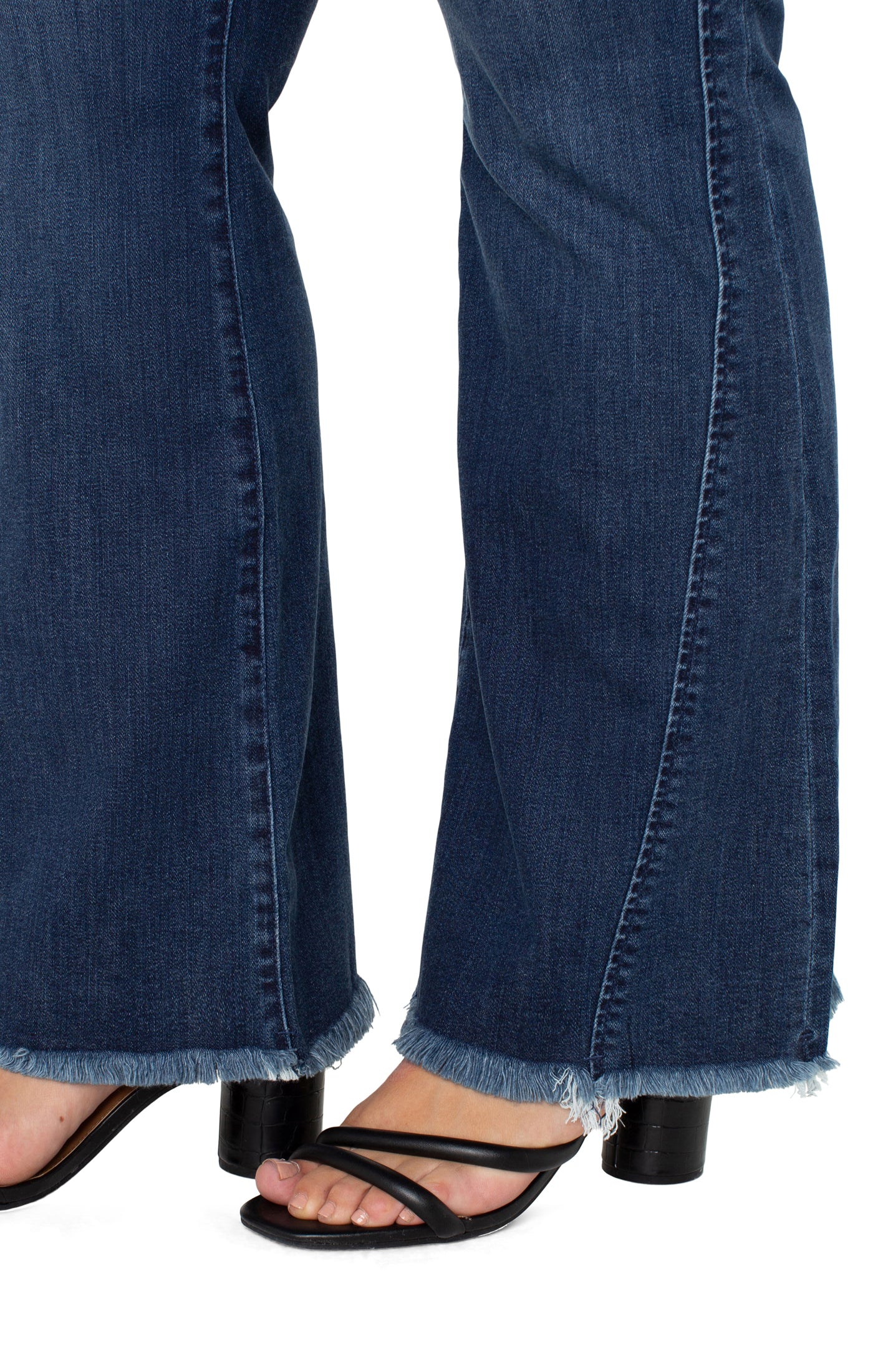 Liverpool Hannah w/ Welt Pockets Front Seam Detail Plus Size (32" Inseam) (Mount Dora)