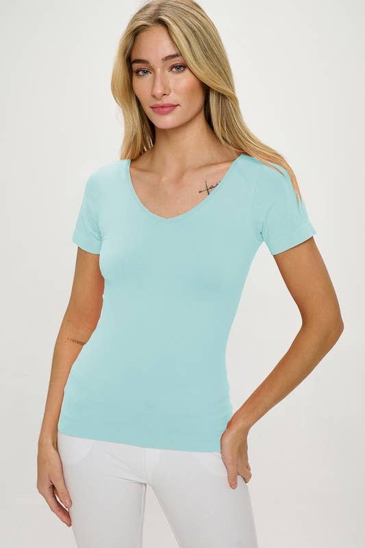 Seamless Reversible V-Neck Short Sleeve Top
