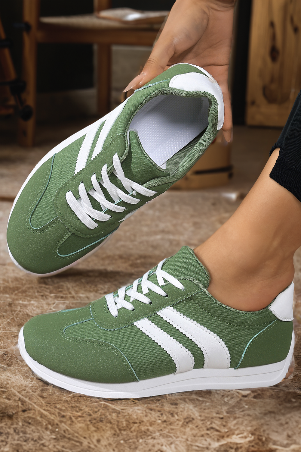 Color Block Patchwork Breathable Lace-up Sneakers