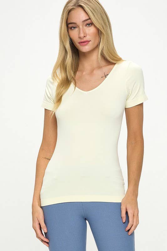 Seamless Reversible V-Neck Short Sleeve Top