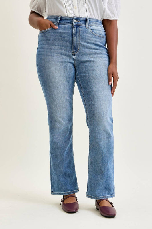 Judy Blue High Waisted Classic Contrast Wash Bootcut Plus Size (32" Inseam)